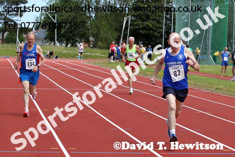 400 metres, North East Masters Champs, Monkton Stadium,  Jarrow. Photo: David T. Hewitson/Sports for All Pics